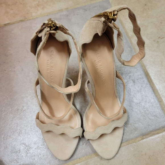 Club monaco heels - Picture 2 of 7